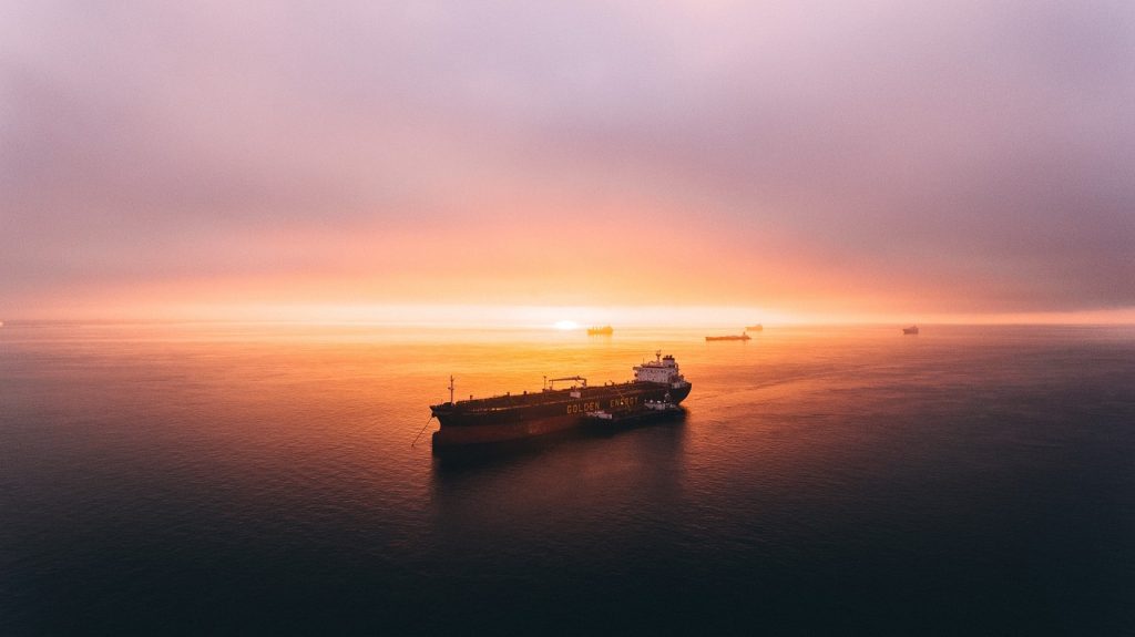 ship, cargo, travel, water, nature, transportation, sea, ocean, sky, horizon, sunset-2562469.jpg